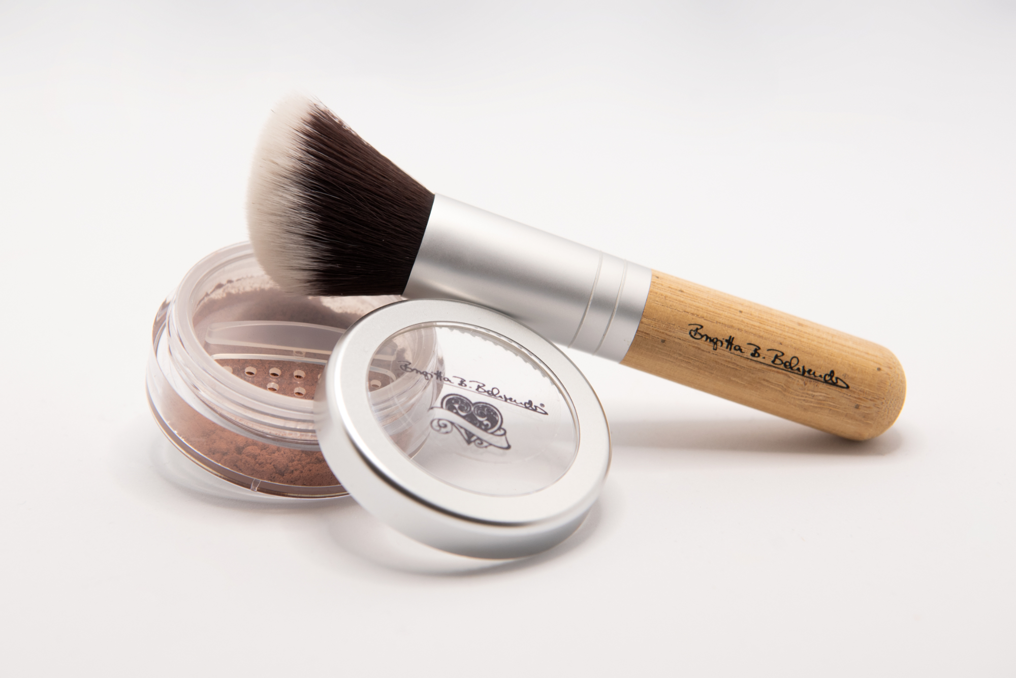 Pure-blush-powder-browny-2